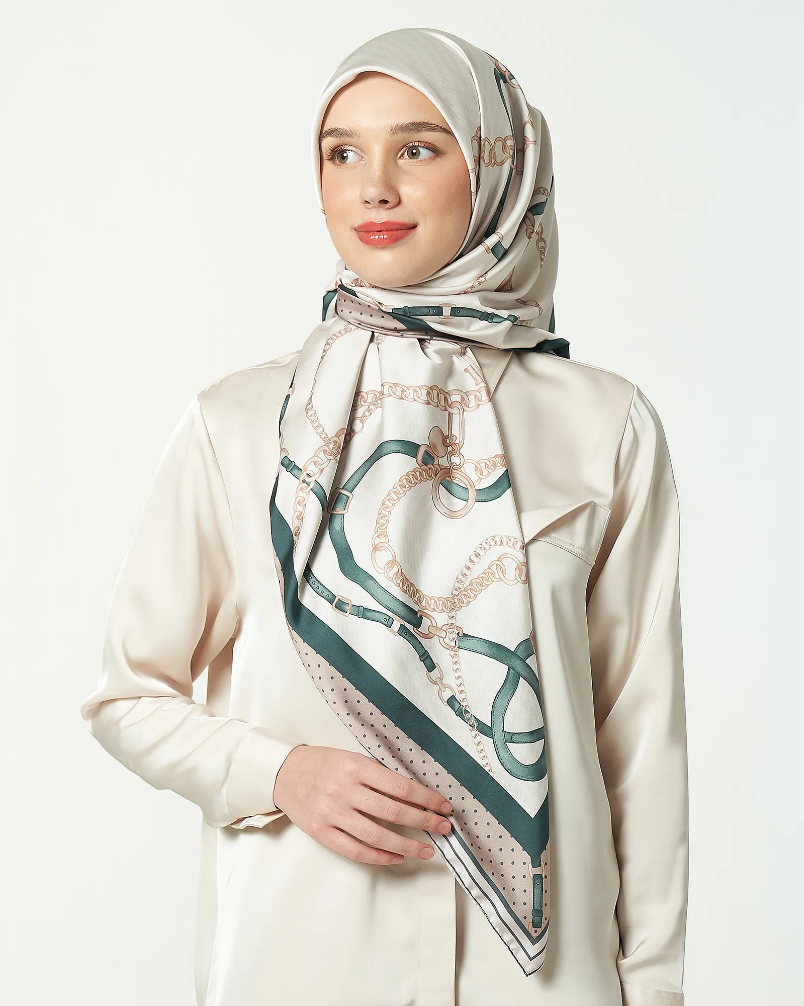 BEATRICE SCARVES