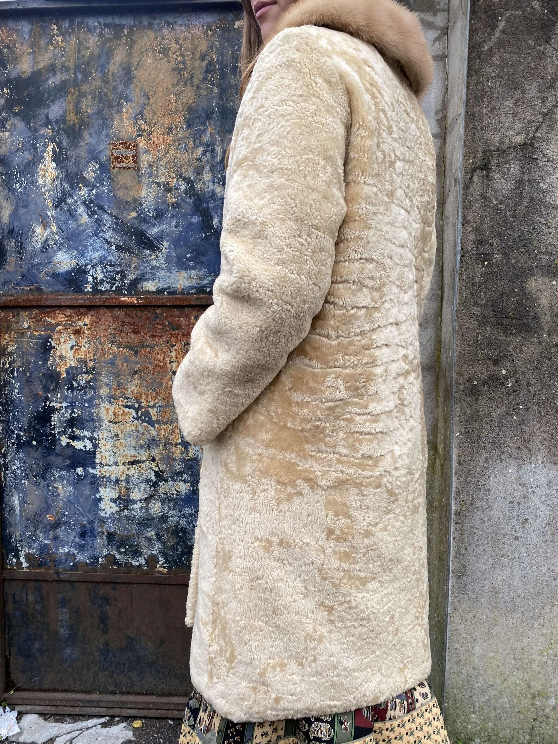 Stunning 1960s Cream Sheepskin Coat