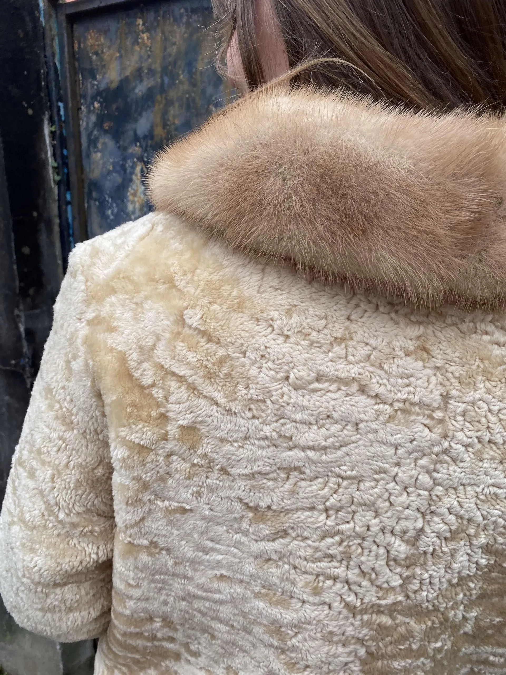 Stunning 1960s Cream Sheepskin Coat