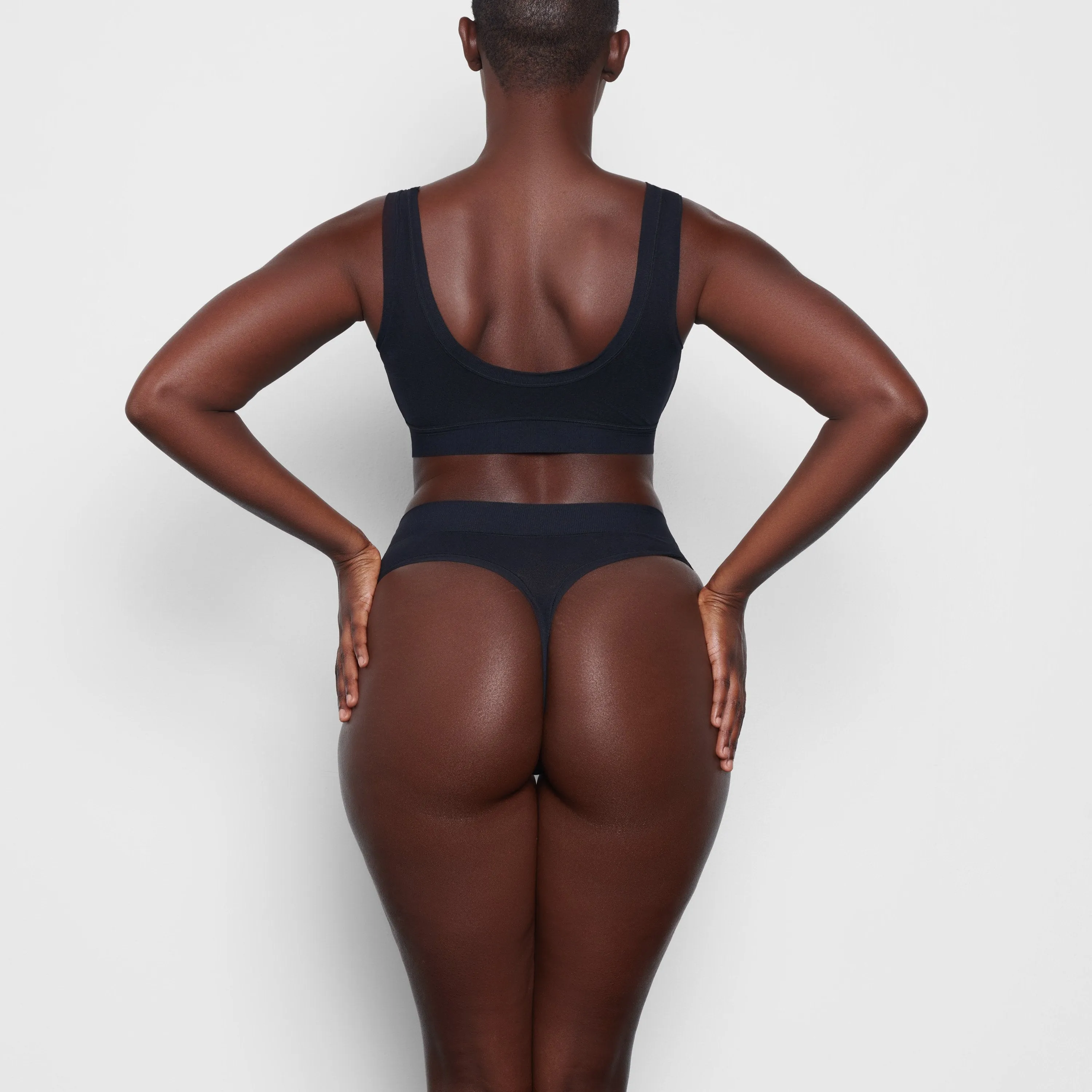 SUMMER MESH THONG | ONYX